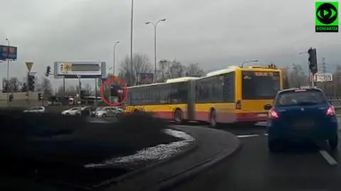 Na czerwonym przez rondo. MZA: to niedopuszczalne