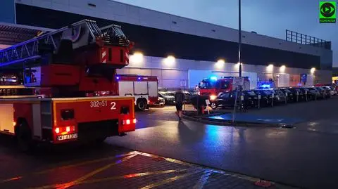 Strażacy w centrum handlowym na Ochocie. "Ewakuowano tysiąc osób"