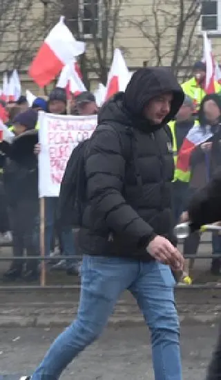 Policja publikuje zdjęcia z protestu