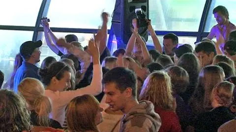 Rozkręcili imprezę na "patelni"