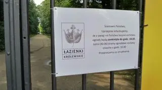 Zamknięte wejście do Łazienek Królewskich