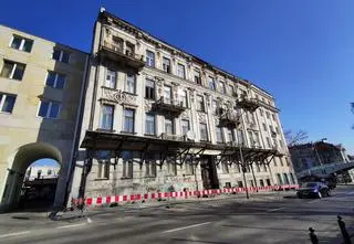 Zawalony strop kamienicy w pobliżu Sejmu. Ogromna grzywna na wspólnotę