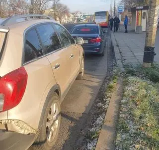 Kolizja z udziałem autobusu miejskiego w Raszynie 