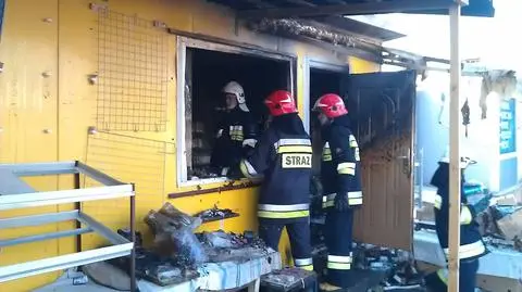 Spłonął sklep ze zniczami