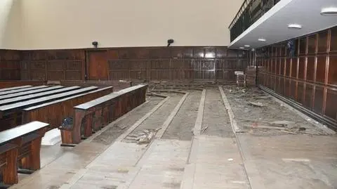 Wybebeszyli historyczną aulę