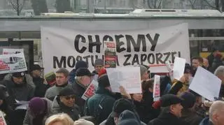 Protest przeciwników mostu Krasińskiego