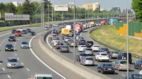 Mała kolizja, duży korek. Utrudnienia na trasie S8