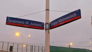 Światła na skrzyżowaniu AK "Kampinos" i Książąt Mazowieckich