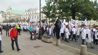 Służba zdrowia protestuje w Warszawie