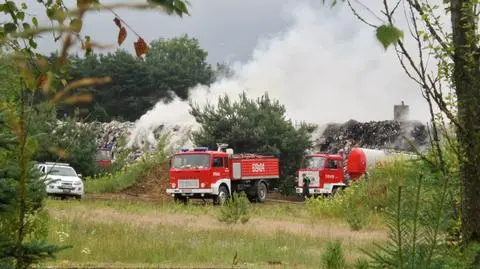 Płonie wysypisko pod Warszawą. "Gaszenie potrwa kilka dni"