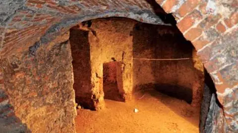Odwiedź świątynię rozpusty i staromiejskie piwnice