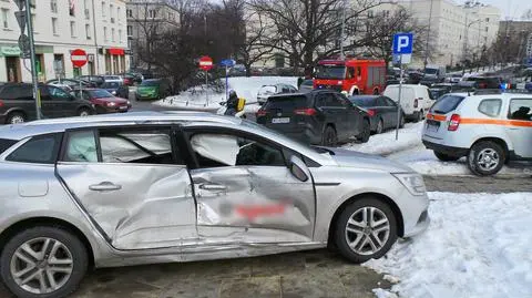 "Tramwaj uderzył w bok samochodu osobowego"