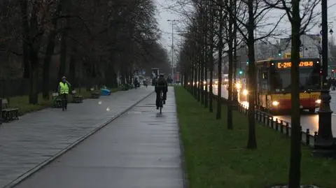 Orkan nadciąga nad Polskę. W Warszawie silny wiatr i opady