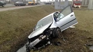 Samochód wylądował za rowem
fot. TVN Warszawa/Lech Marcinczak