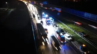 Kolizja trzech aut na A2