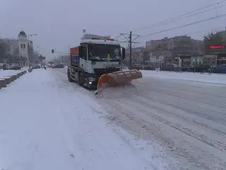 Trudne warunki drogowe na Puławskiej