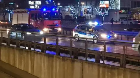 Mężczyzna potrącony przez dwa samochody trafił do szpitala