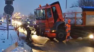 Pług utknął w Alejach Jerozolimskich