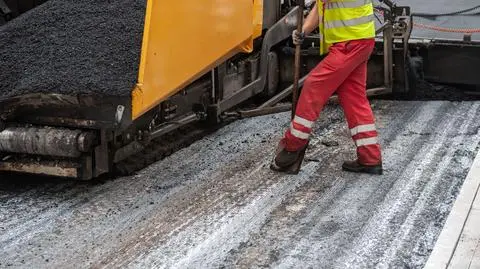 Frezowanie na Płochocińskiej. Drogowcy zamykają kolejny fragment ulicy