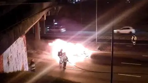 Tak spłonął peugeot w al. Prymasa Tysiąclecia