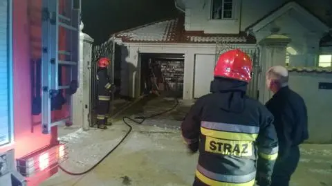 Pożar w domu jednorodzinnym. Dwie osoby poszkodowane