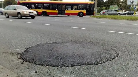 Ponad 1000 wyjazdów do naprawy dziur w drogach. ZDM podsumowuje 2013 rok