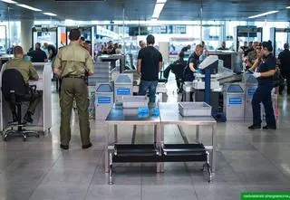 Podróż zakończył jeszcze przed startem samolotu