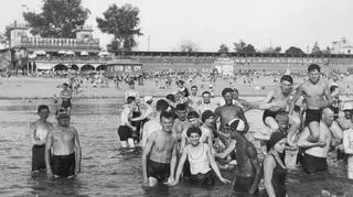 Plażowicze, 1958.