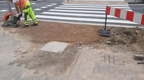 Trwają jeszcze prace na skrzyżowaniu Marszałkowskiej i Królewskiej 