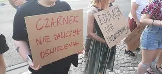 Protest przed siedzibą MEiN