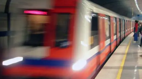 Metro częściej w godzinach szczytu. "Duże zainteresowanie"