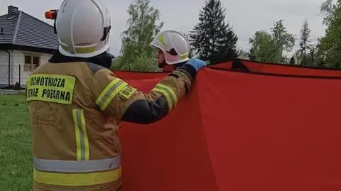 Zderzenie na skrzyżowaniu. Kobieta nie żyje, cztery osoby, w tym dziecko, są ranne