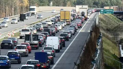 Duży korek na S2, na zjeździe w kierunku Lublina