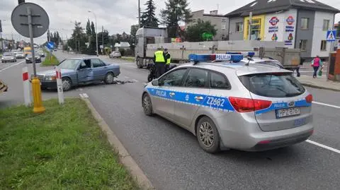 Mercedes zderzył się z motocyklem w Markach