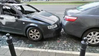 Auto spłonęło w okolicy placu Zawiszy 