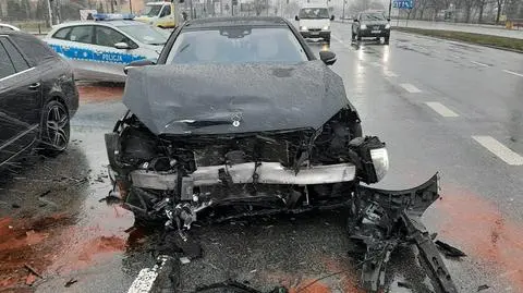 Dziecko w szpitalu po zderzeniu trzech aut
