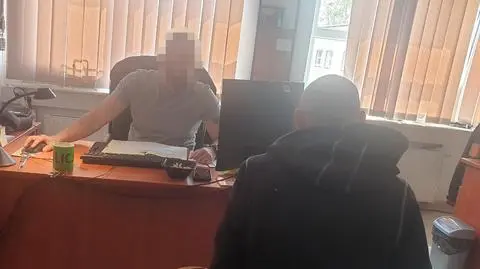 Policja: okradli śpiącego na przystanku autobusowym