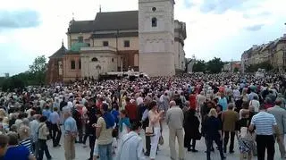 Ulicami stolicy przechodzą procesje