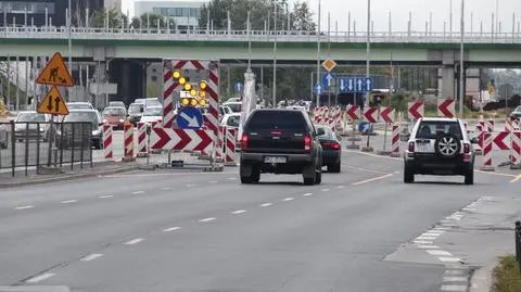 Wąsko na Puławskiej. Budują obwodnicę