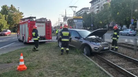 Auto blokowało torowisko, wcześniej zderzyło się z tramwajem 