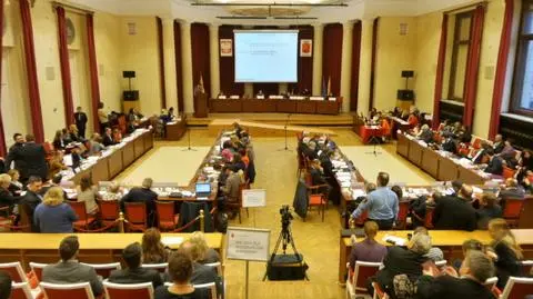 "Radni złożyli blisko 1000 interpelacji. To prawdopodobnie 2000 kartek"