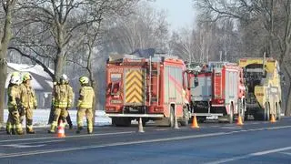 Po zderzeniu cysterna wpadła do rowu