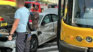 Kierująca bmw zderzyła się z tramwajem 