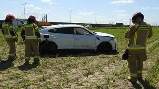 Kierowca lamborghini wypadł z drogi 