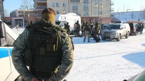 Nie żyje policjant, który ranił żonę nożem. "Targnął się na życie"