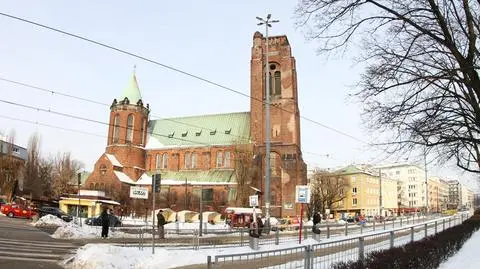 Plac Narutowicza na nowo: trambuspas, deptak i alejki