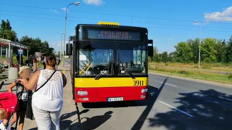 Pomogli kierowcy autobusu, który zasłabł. "Nagle zwiesił głowę"