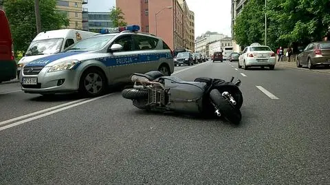 Zderzenie skutera i samochodu.  Utrudnienia na Książęcej