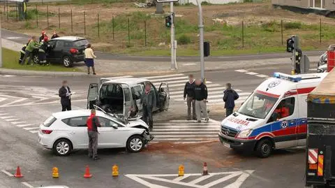 Wypadek w Al. Jerozolimskich. Utrudnienia w porannym szczycie