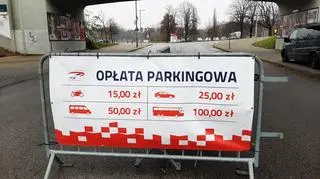 Za wjazd na parking trzeba zapłacić